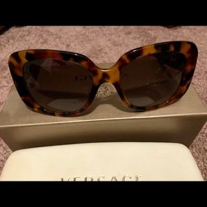 Versace Women’s sunglasses AUTHENTIC